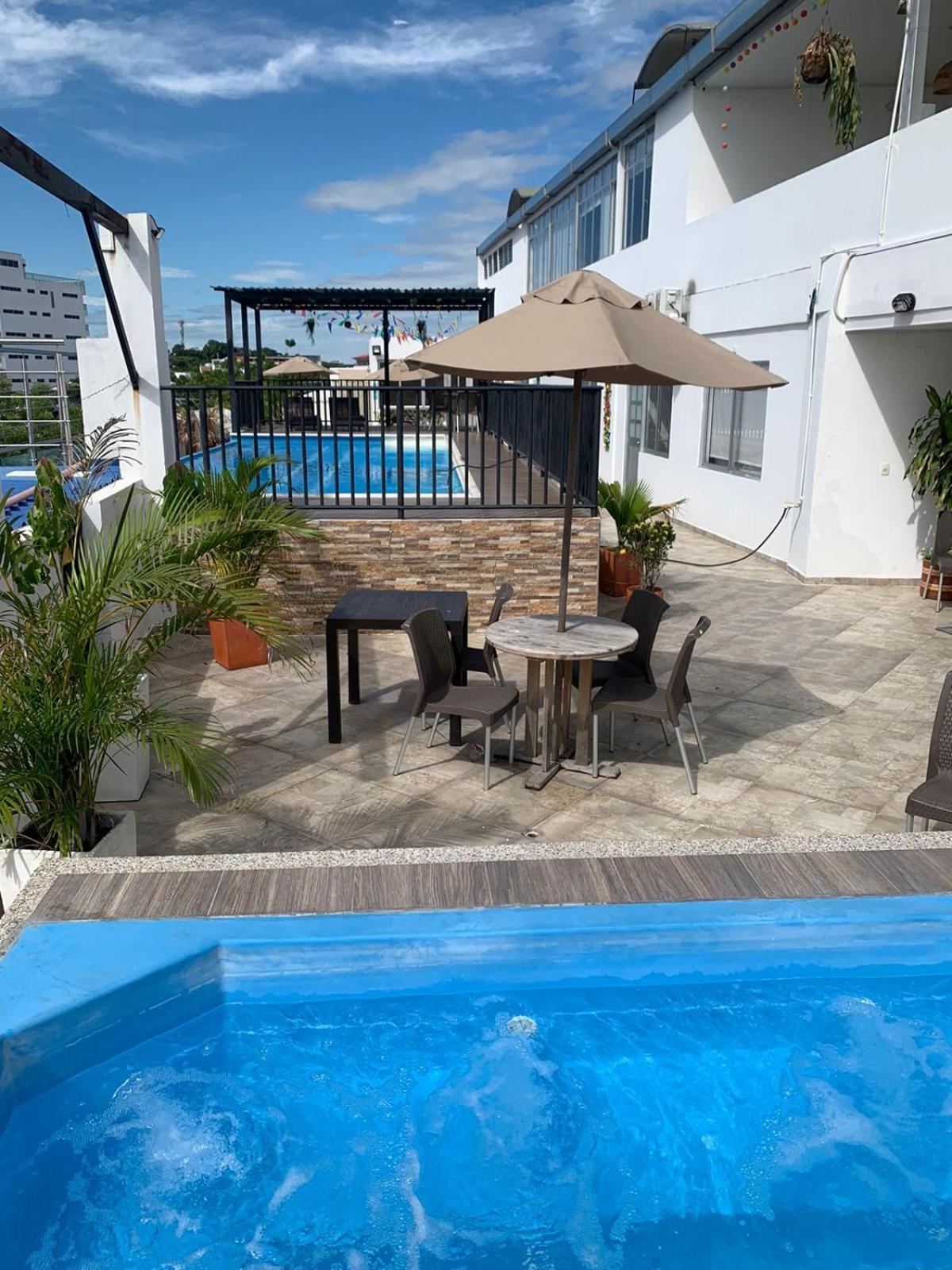 חירארדוט Hotel Inara מראה חיצוני תמונה